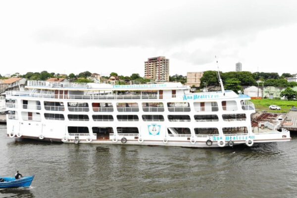 Navio Anna Beatriz Iii Macamazon